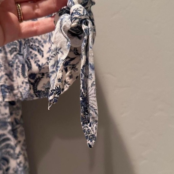 H&M Blue and White Floral Shift Dress Sz 4 - Picture 5 of 7